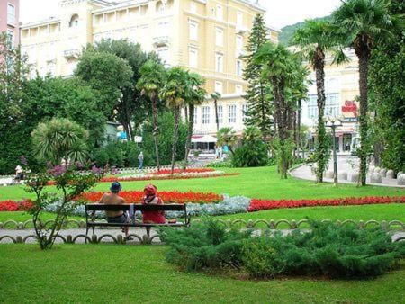 Apartment Petra Опатия Экстерьер фото